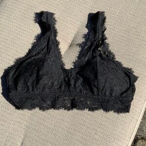 AERIE BLACK LACEY BRA WITH REMOVABLE CUPS AND ADJUSTABLE STRAPS, SIZE LARGE NWT